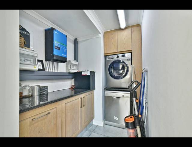 4 BEDROOM TOWNHOUSE FOR SALE IN SUIDEROORD